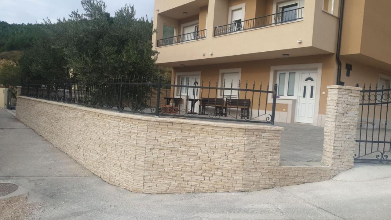 Apartamento Andela 2 Makarska Exterior foto